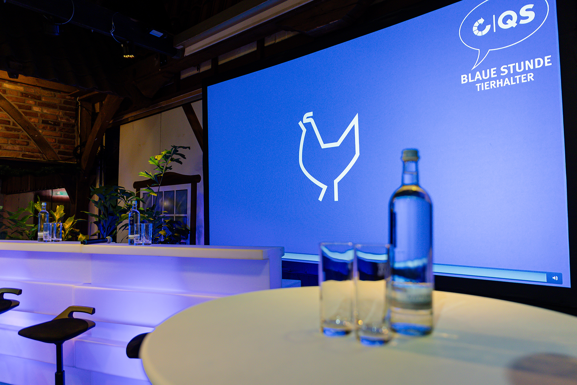 QS Qualität und Sicherheit | Blaue Stunde in Kooperation mit dem Landwirtschaftsverlag im Gespräch mit Tierhaltern im Dorf Münsterland. November 2025