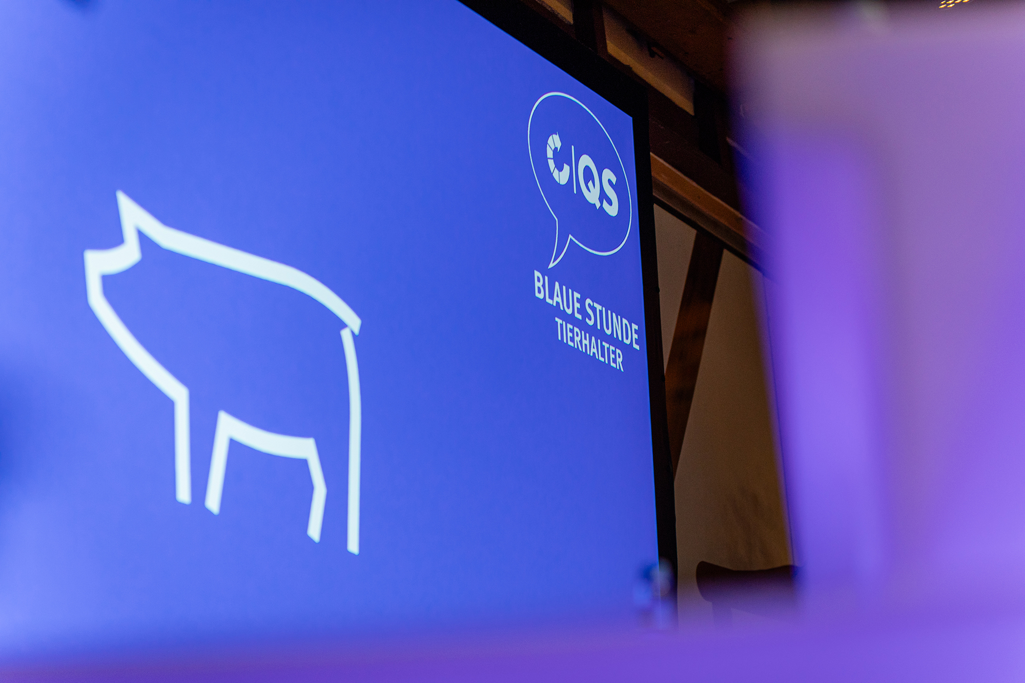 QS Qualität und Sicherheit | Blaue Stunde in Kooperation mit dem Landwirtschaftsverlag im Gespräch mit Tierhaltern im Dorf Münsterland. November 2025