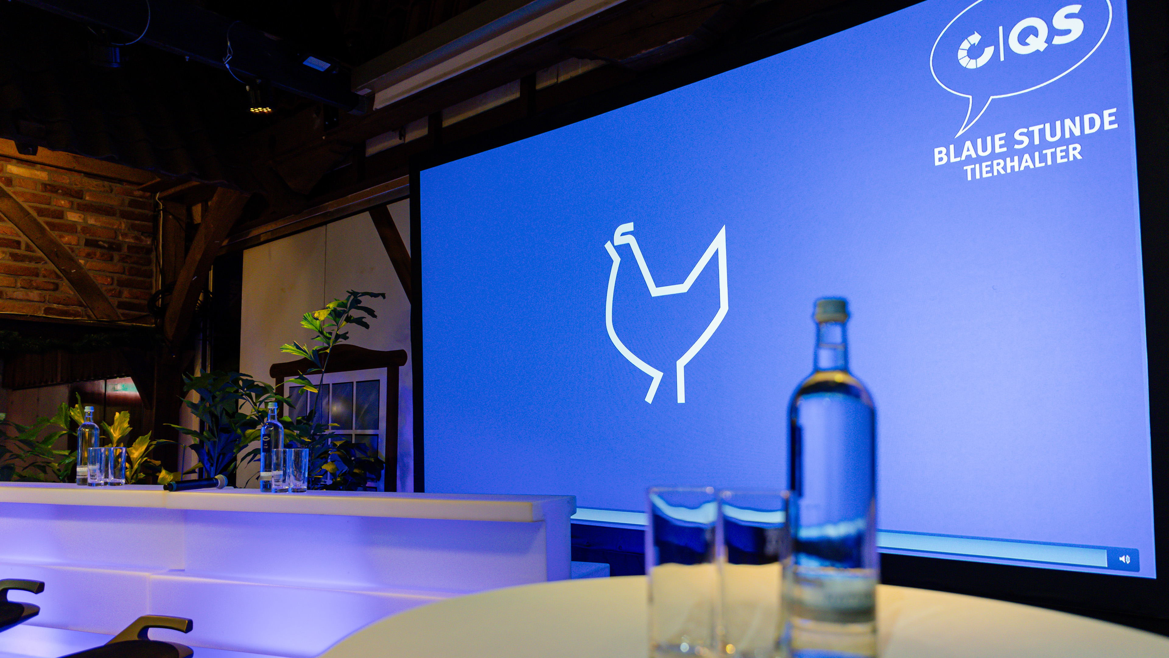 QS Qualität und Sicherheit | Blaue Stunde in Kooperation mit dem Landwirtschaftsverlag im Gespräch mit Tierhaltern im Dorf Münsterland. November 2025